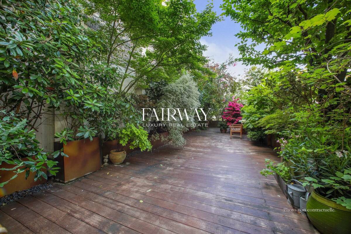 Appartement à PARIS-17E