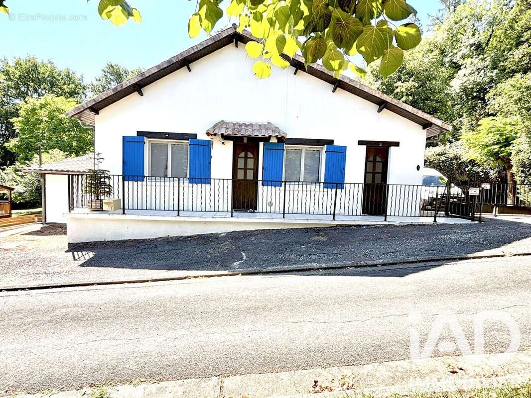 Maison 93 m² à Bassillac  - photo 2