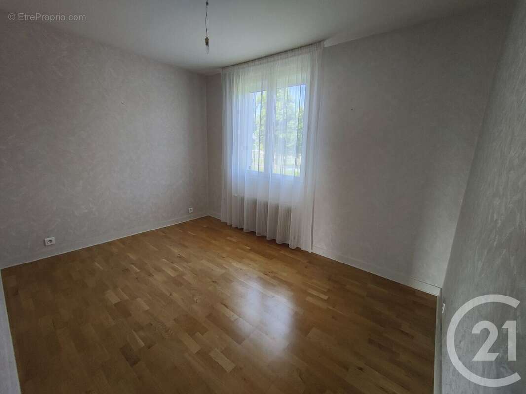 Maison à COSNE-COURS-SUR-LOIRE