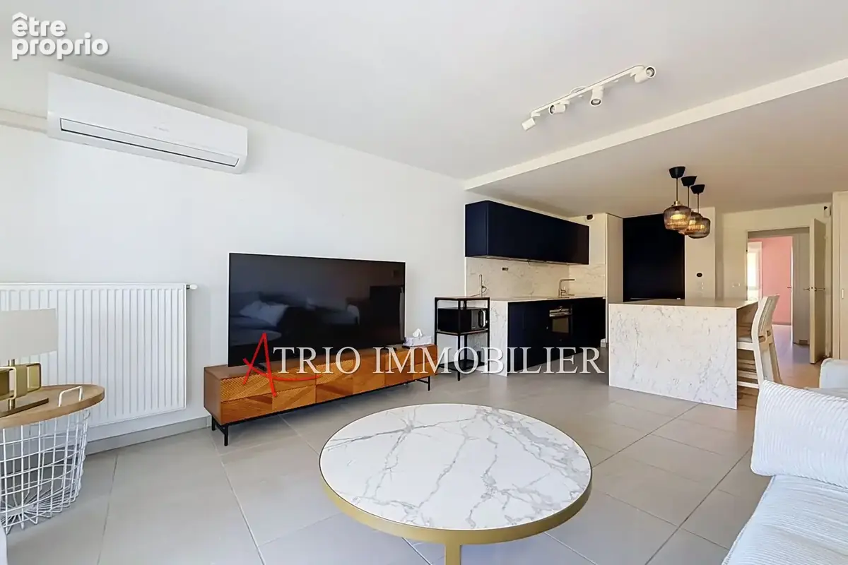 Appartement à SAINT-LAURENT-DU-VAR
