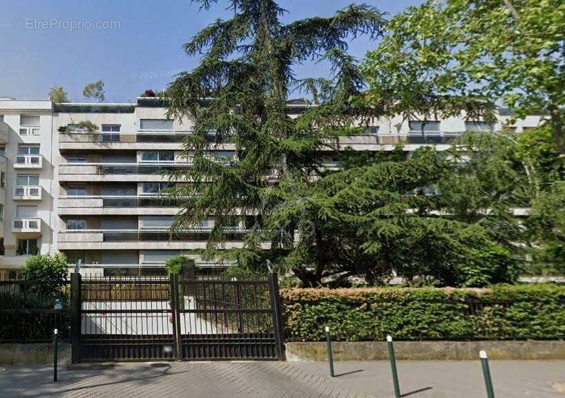 Appartement à NEUILLY-SUR-SEINE