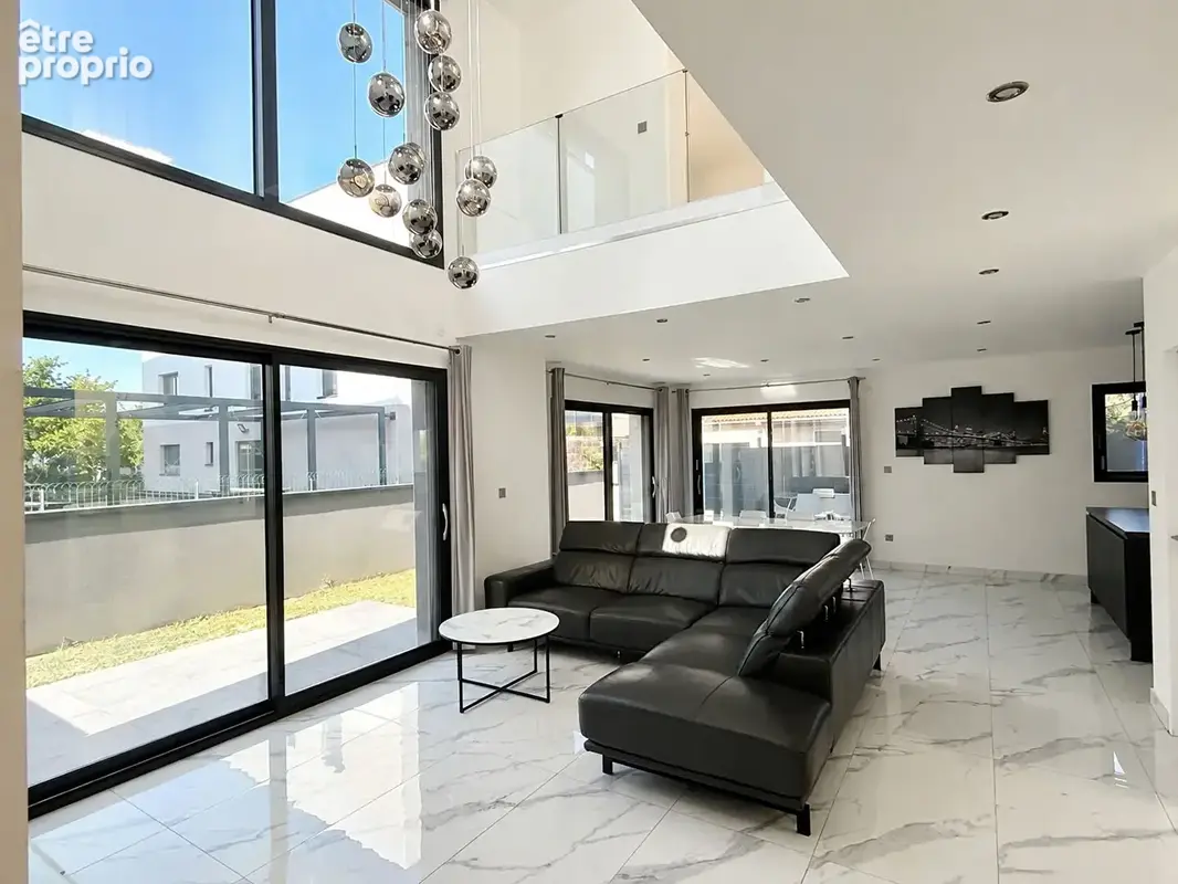CLERMONT-FERRAND / Maison contemporaine récente à vendre de 120 M2 habitbales ! - photo 2