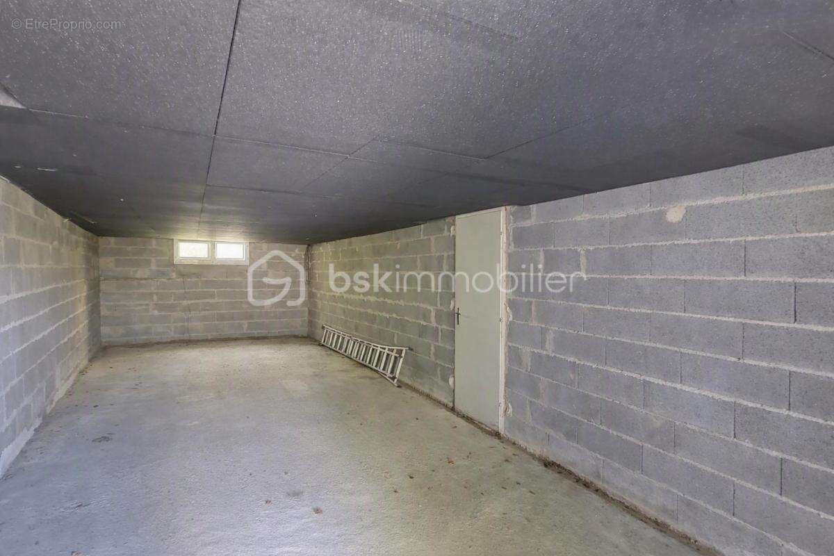 Maison 2 chambres, 2 garages centre ville - photo 8