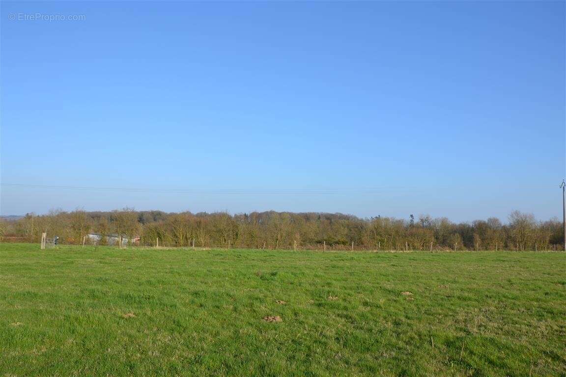 Terrain à GACE