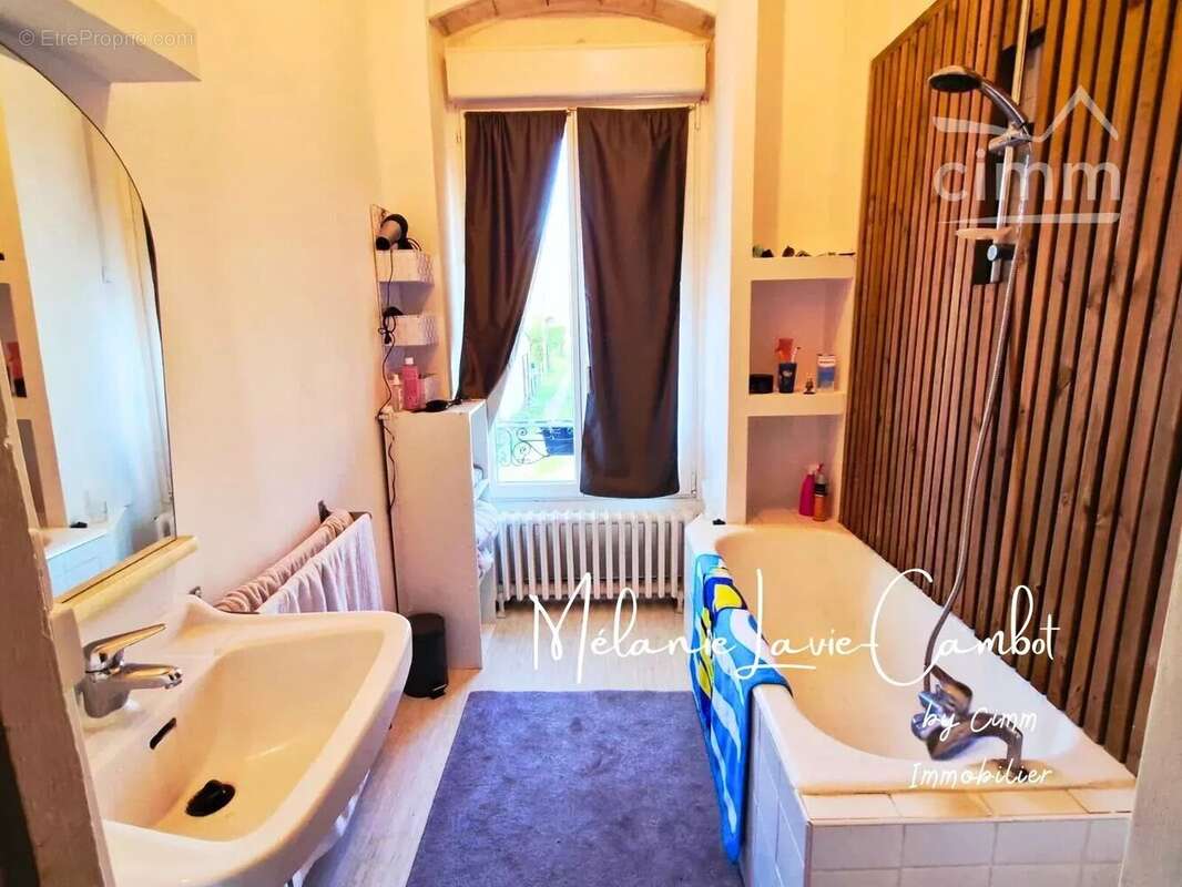 Appartement à SAINT-YZAN-DE-SOUDIAC