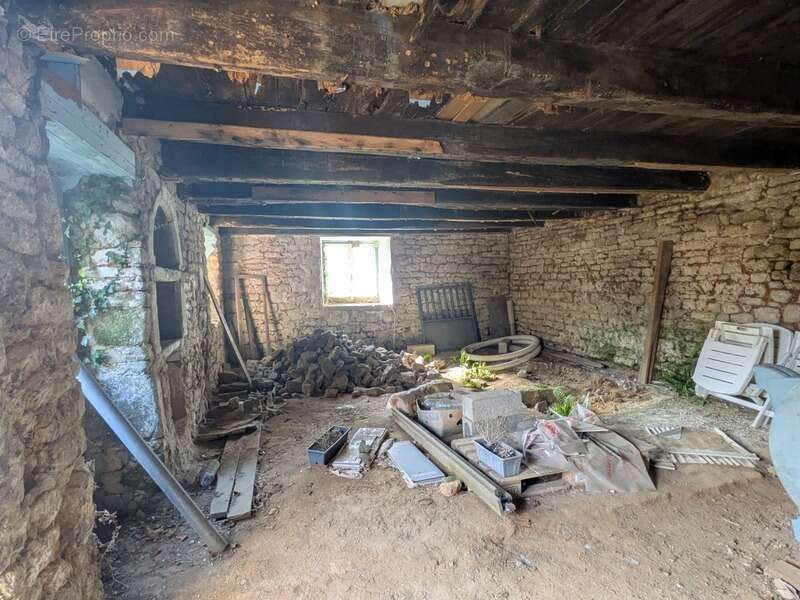 Plouay maison en pierre sous ardoises 1 pièce de 50m² environ parcelle de 140m² environ avec un puits - photo 7