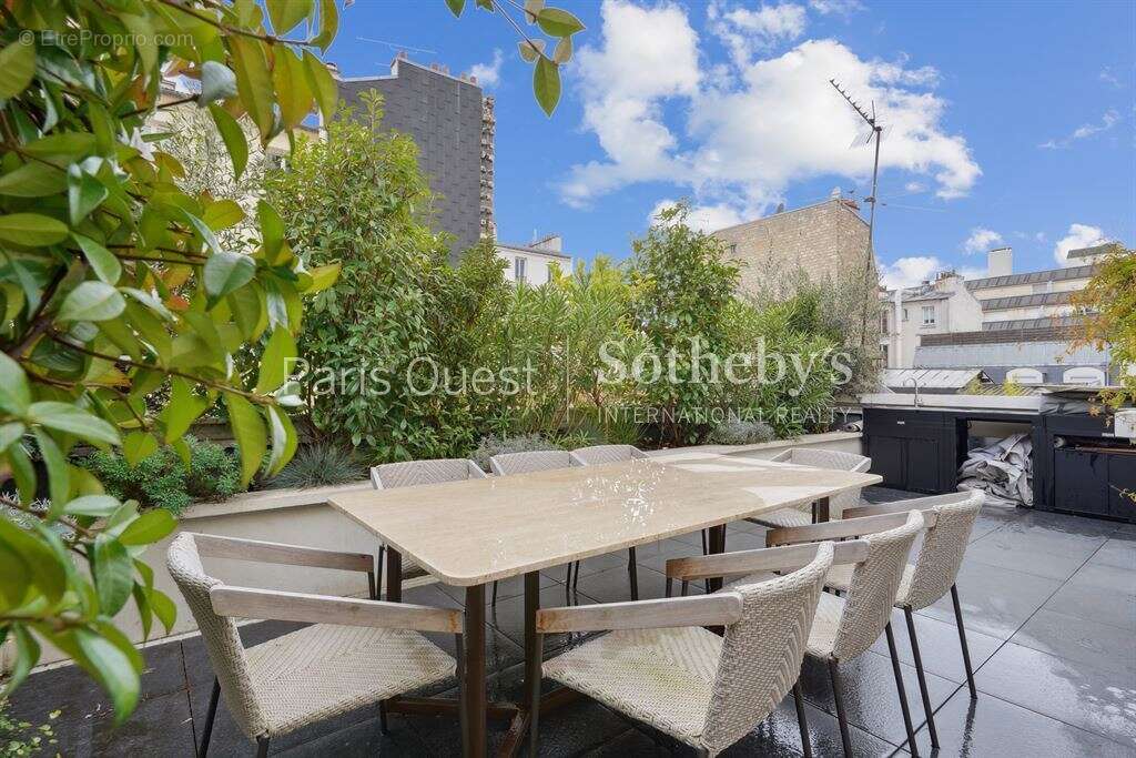 Appartement à LEVALLOIS-PERRET