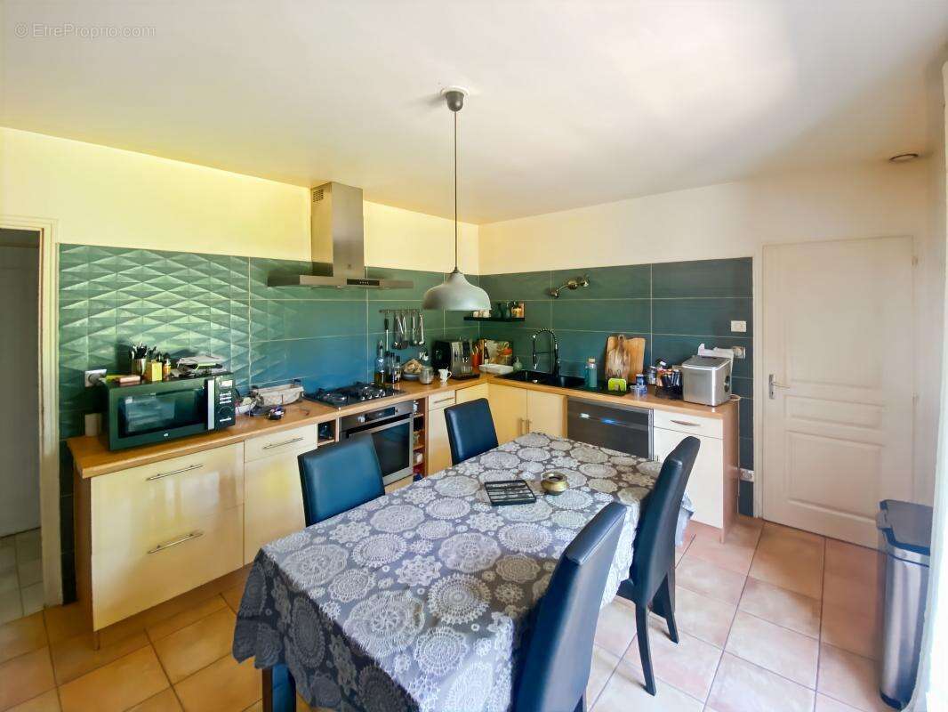  Charmante maison familiale avec 4 chambres dans impasse recherchée - photo 4