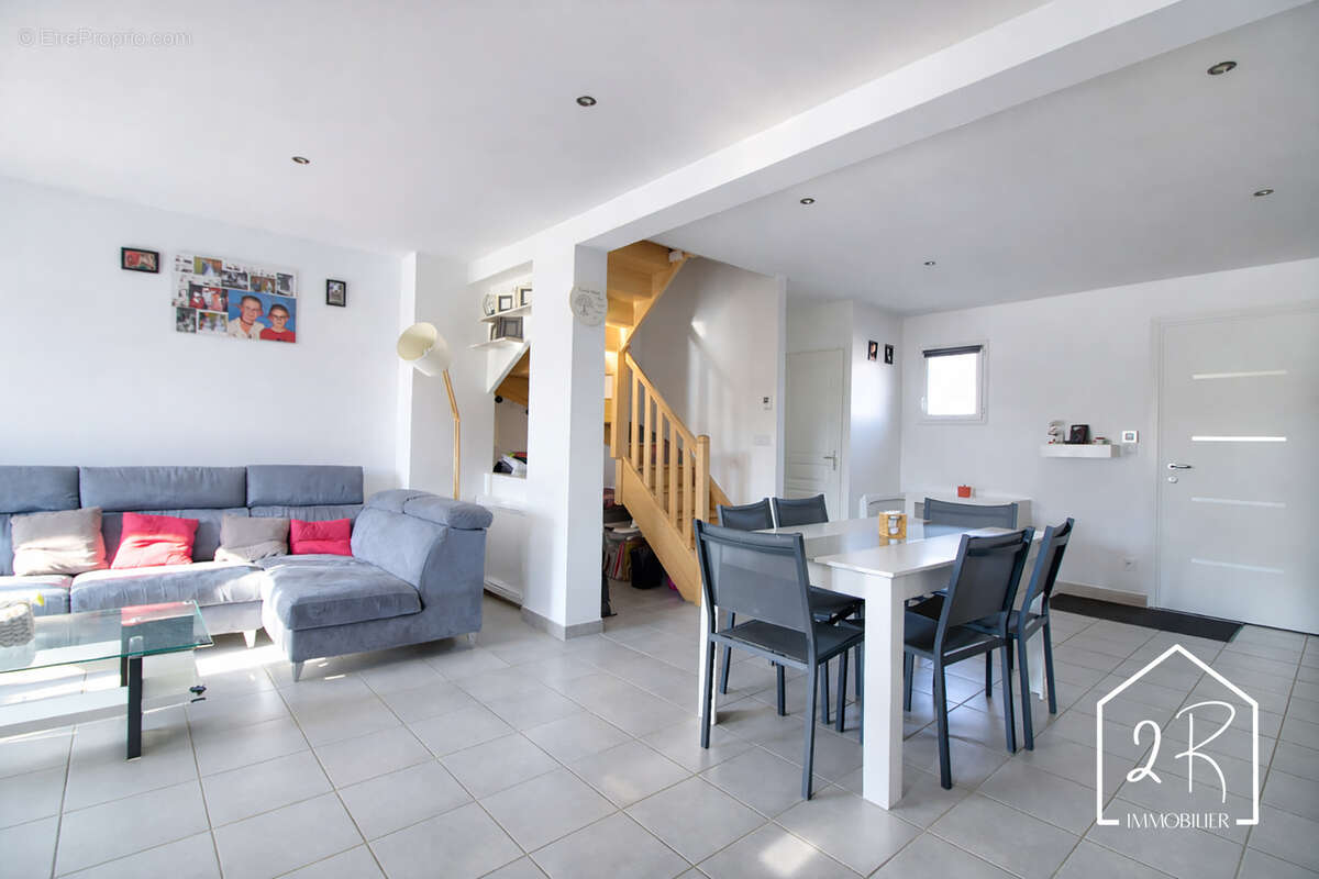 Maison à SERPAIZE