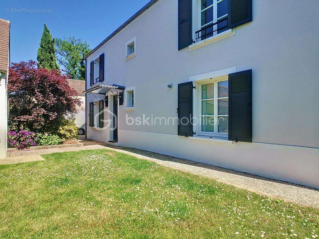 Maison à MAGNY-LE-HONGRE