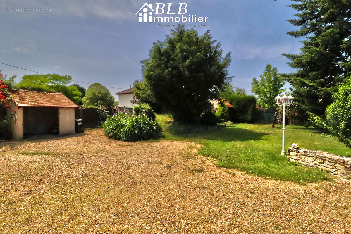Maison à LE PERRAY-EN-YVELINES
