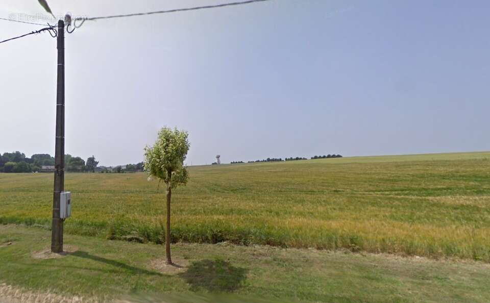 Terrain à ETRICOURT-MANANCOURT