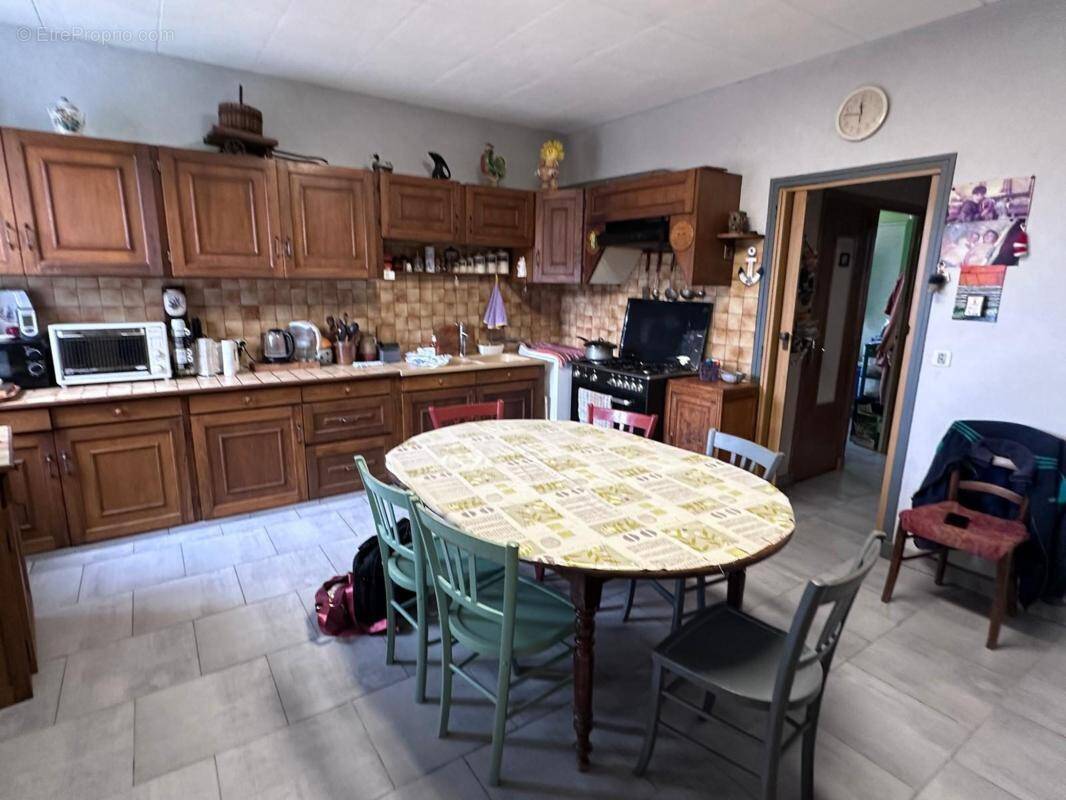 Maison à CHEZAL-BENOIT