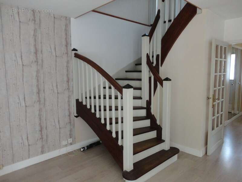 Dpt Tarn (81), à vendre Castres villa P6 de 124 m² sur terrain 358 m² avec terrasse et garage - photo 13