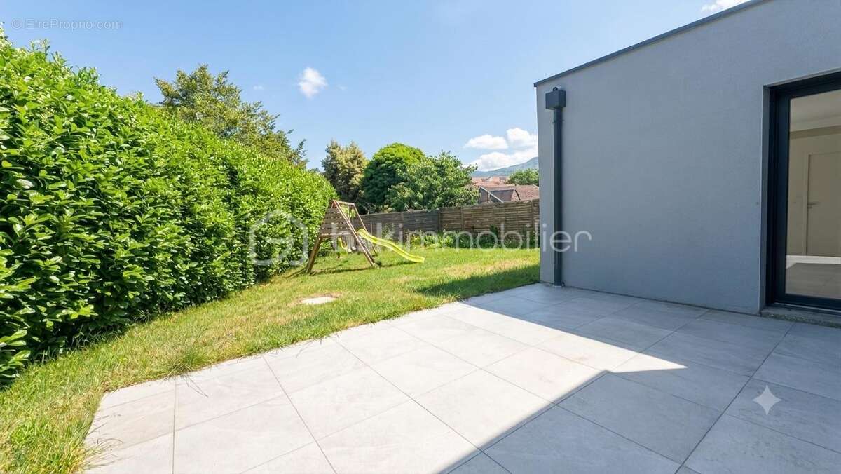 Maison à VAULNAVEYS-LE-HAUT
