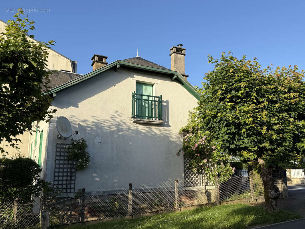 Maison à ARNAC-POMPADOUR