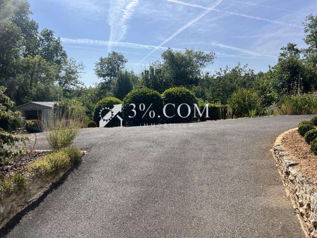 3%. com immobilier à bonnes - photo 15