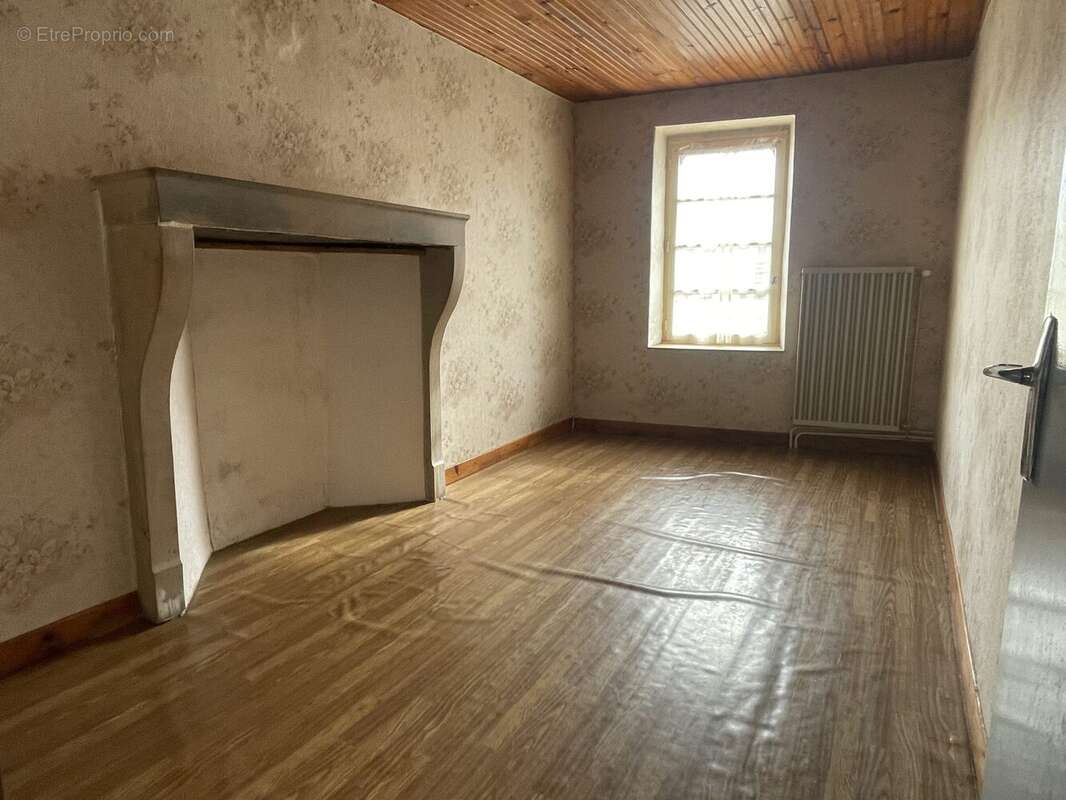 Maison à VIC-DES-PRES