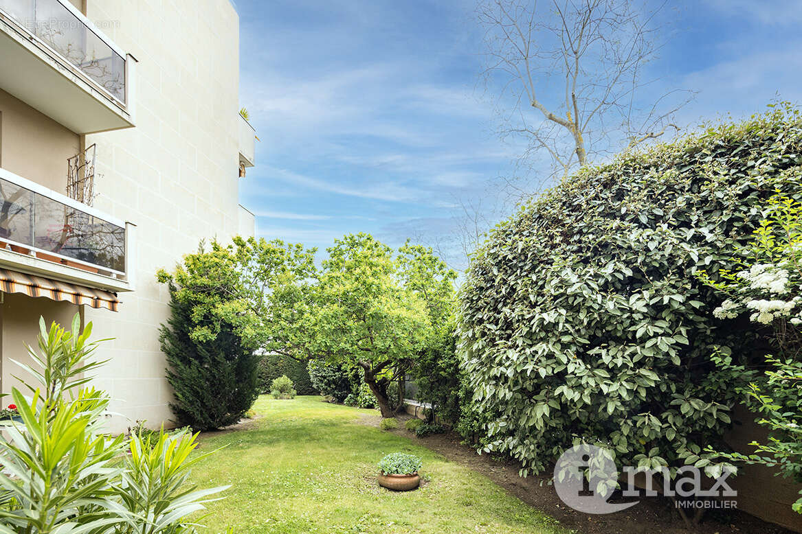 Bois-colombes bruyères - appartement familial 4 p. rdj -  799 000  fai - photo 7