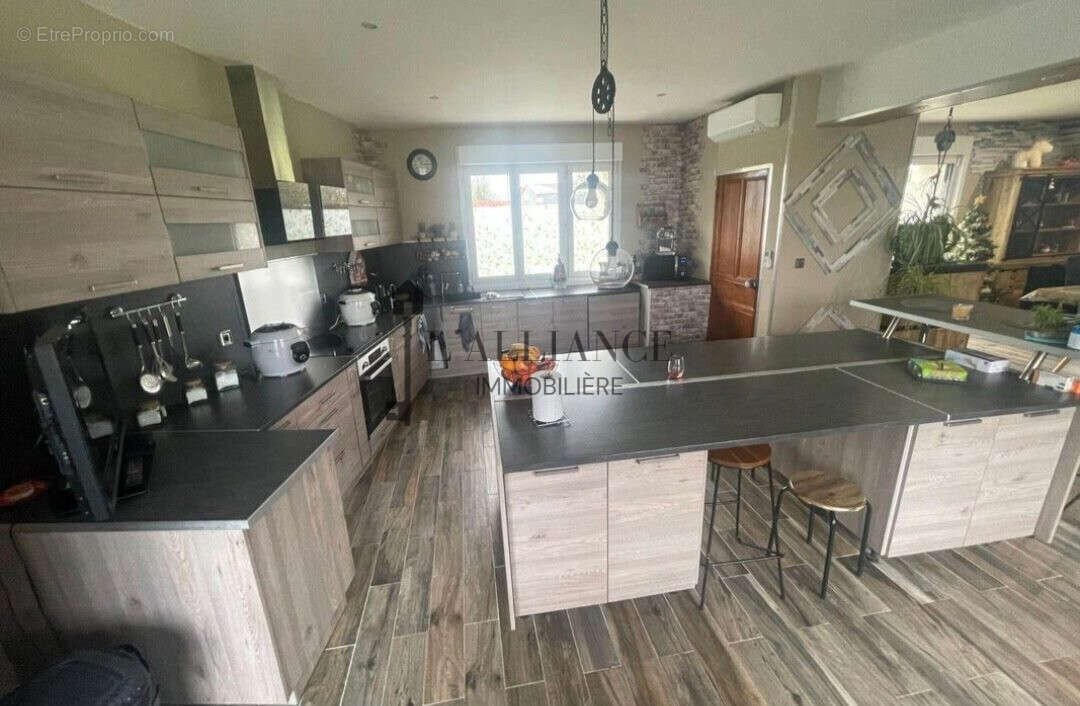 Maison 230 m² à Croisette  - photo 3