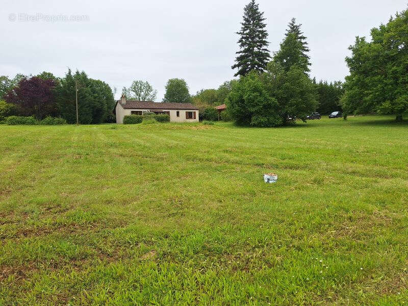 Maison à MAYRINHAC-LENTOUR