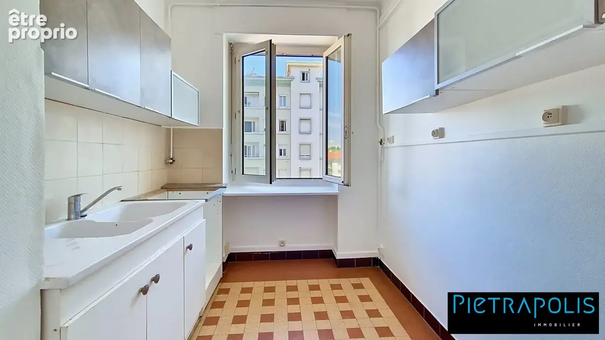 Appartement 63 m² à Lyon-8e  - photo 5