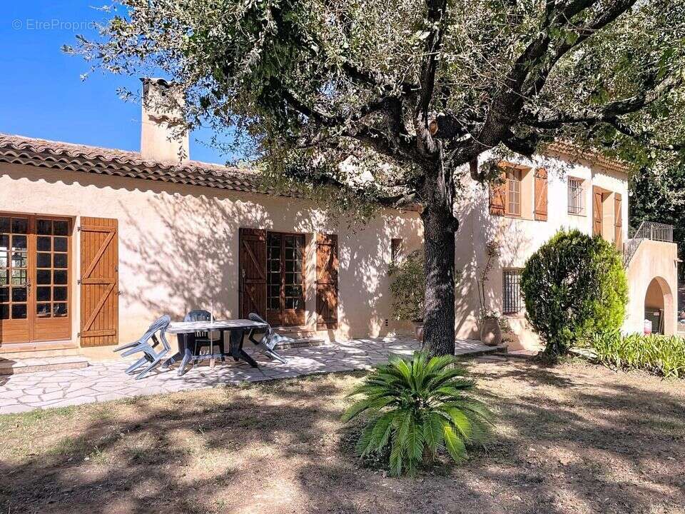 Maison à LE ROURET