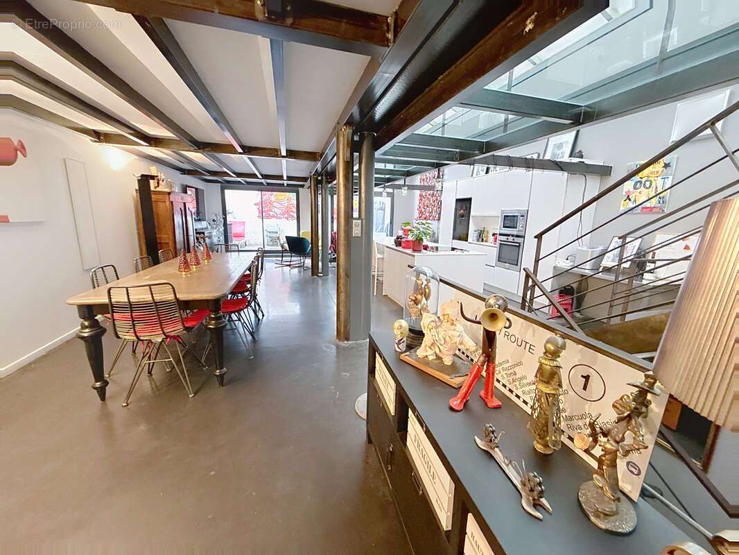 TOURCOING Flocon, proche Mouvaux, dans une petite copropriété de 9 lots, Ce loft de 192m2 a pris pla - photo 8