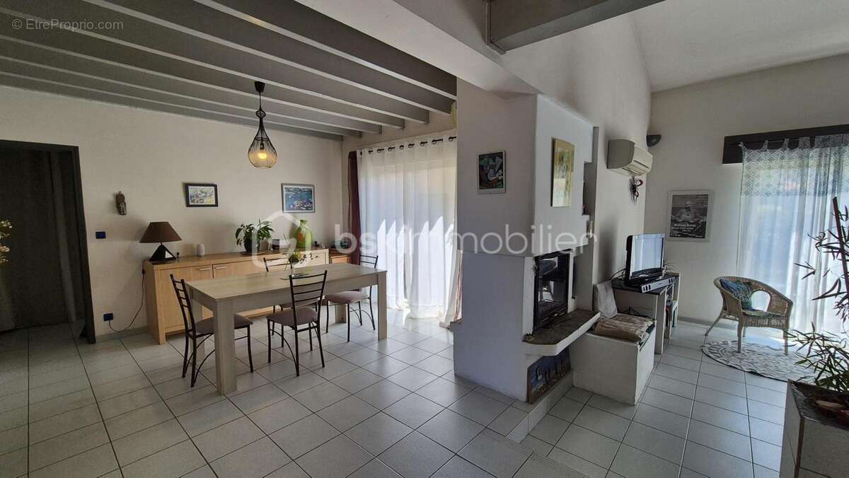 A vendre maison 3 faces de 131m² sur terrain de 336m² a ceret - trois chambres - garage - climatisation reversible - vue sur le  - photo 7