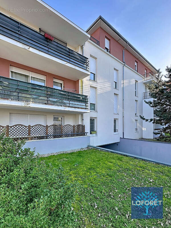 À deux pas du centre de Nancy, sur les rives de Meurthe, découvrez cet appartement de 64 m² au coeur de la résidence Belles Rive - photo 2