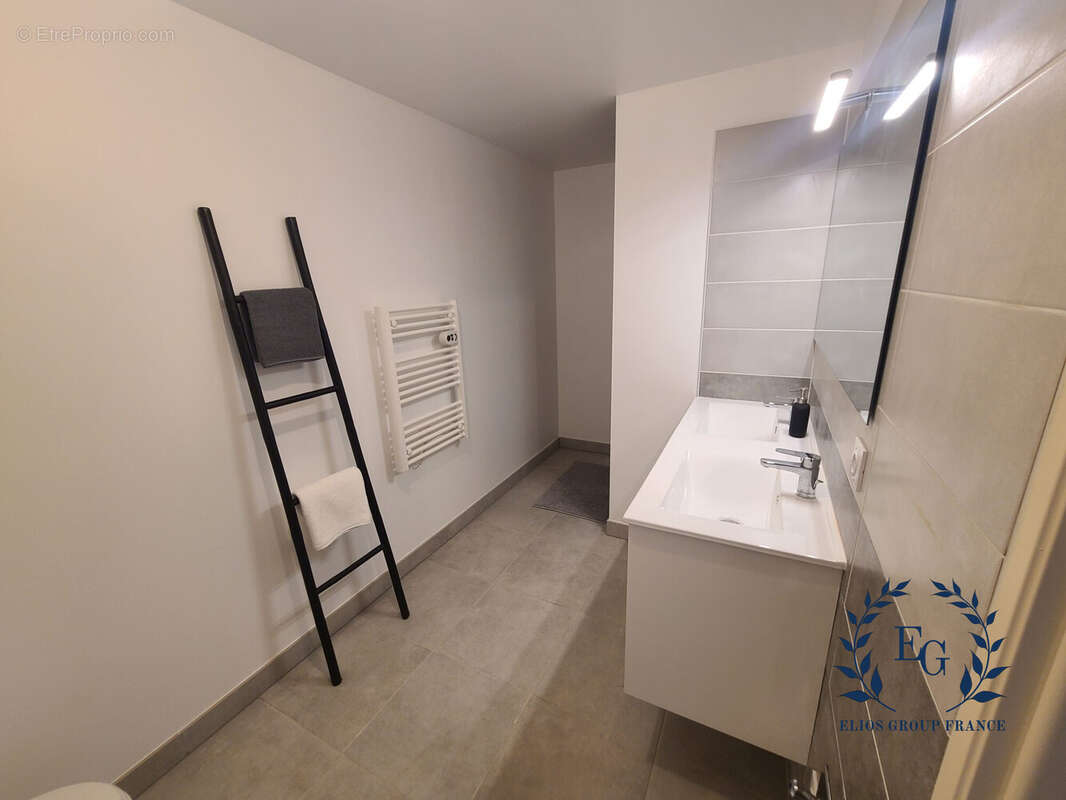 Appartement à LA LONDE-LES-MAURES