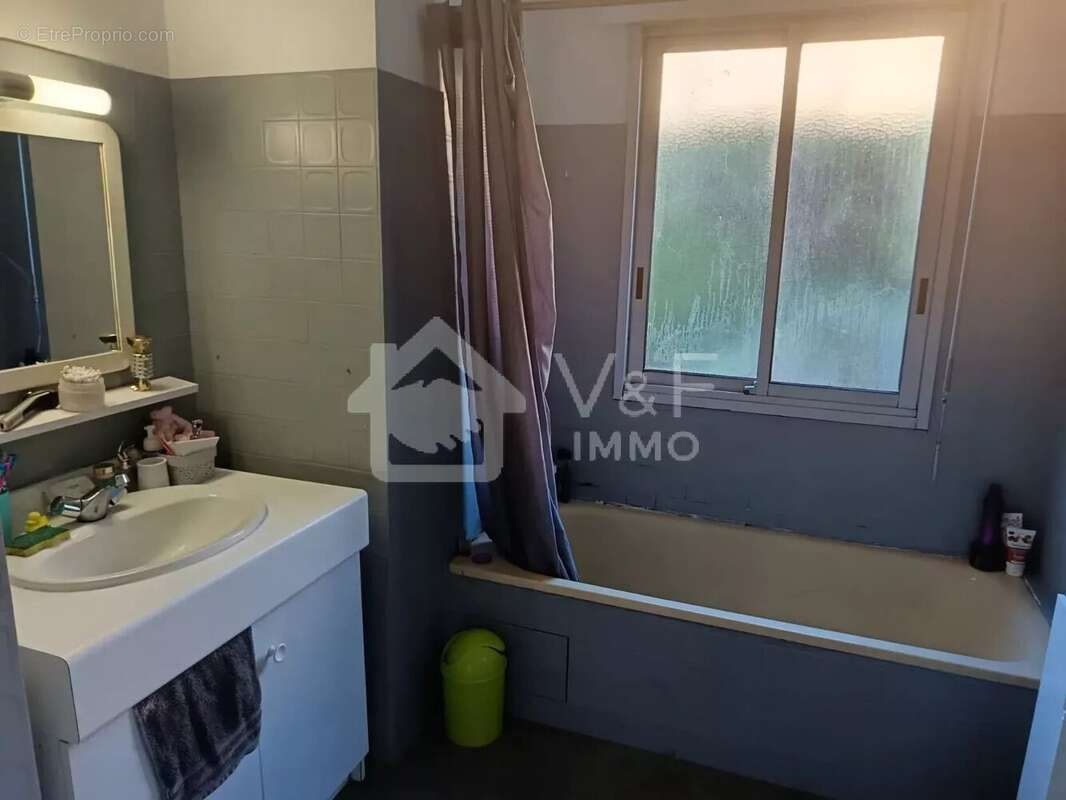 Maison à LAUZERVILLE