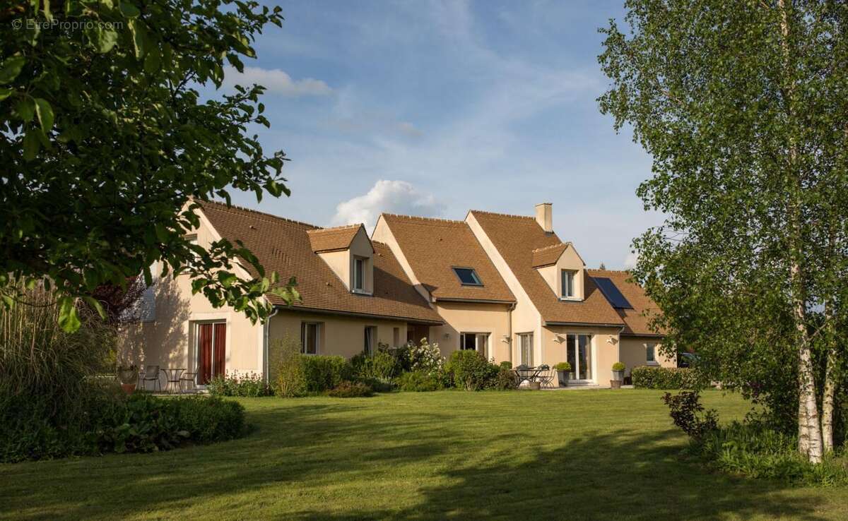 Maison à THOIRY