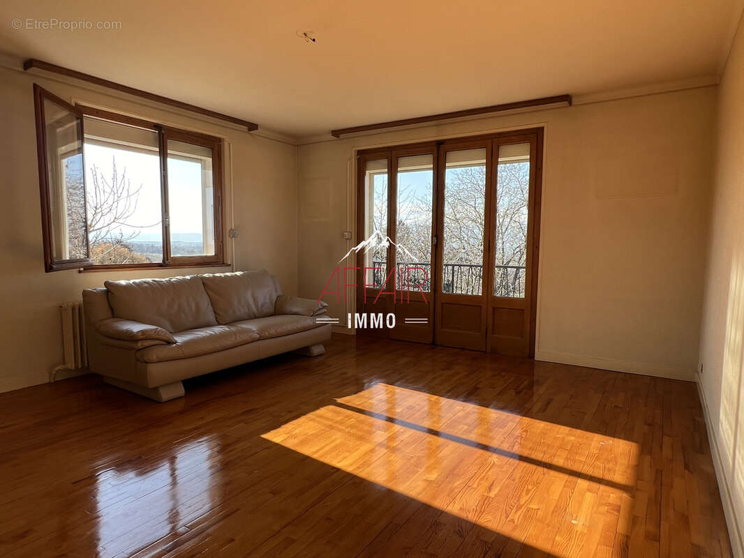 Maison à COLLONGES-SOUS-SALEVE