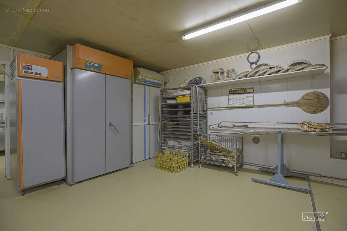 Commerce à LAROQUEBROU