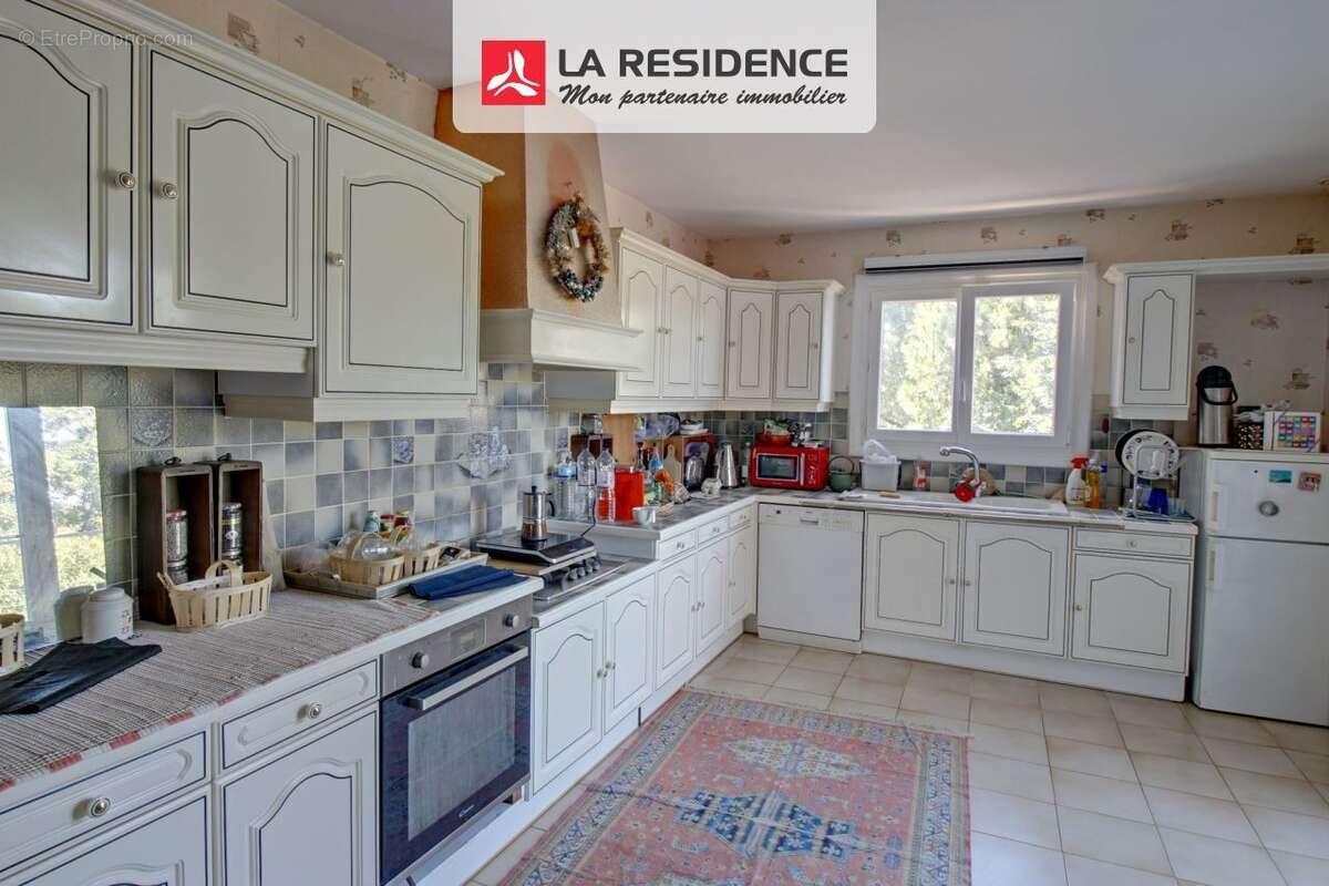 Maison 181 m² à Conflans-Sainte-Honorine  - photo 2