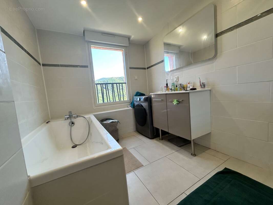 Maison à LES MAYONS