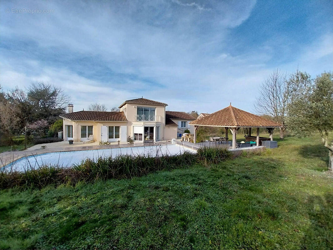 Maison à VOUNEUIL-SOUS-BIARD