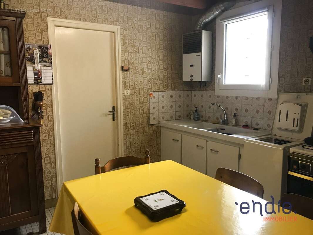 Maison proche d'airvault a renover dans un village au calme - photo 5