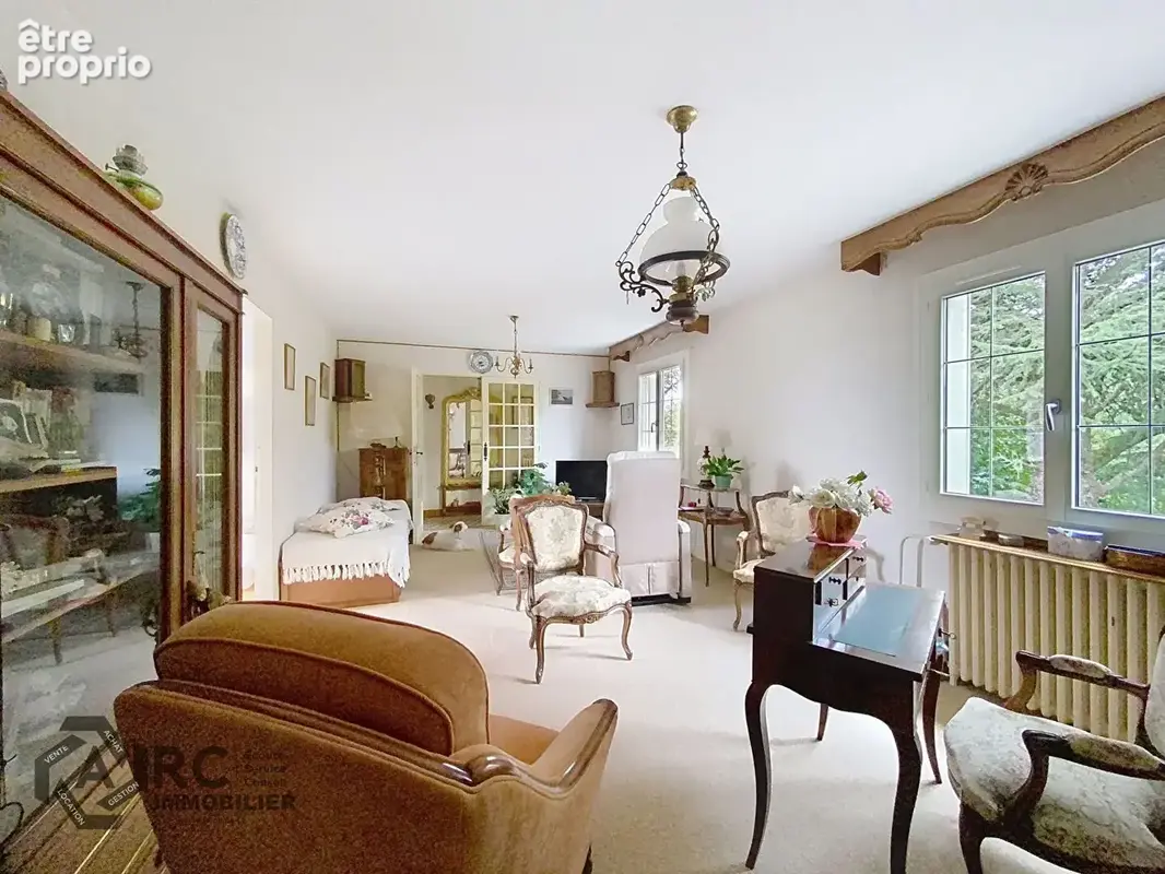 PROCHE D'ORLÉANS - MAISON 6 PIÈCES sur 2177m² de terrain. - photo 3