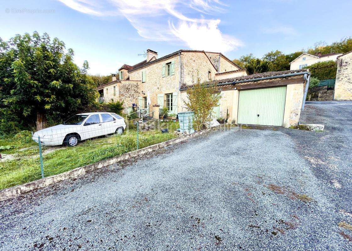 Ensemble de cinq maisons toutes louées - photo 19