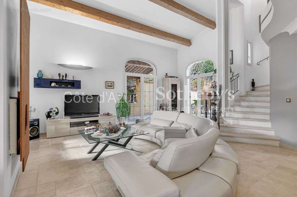 Maison à MONTAUROUX