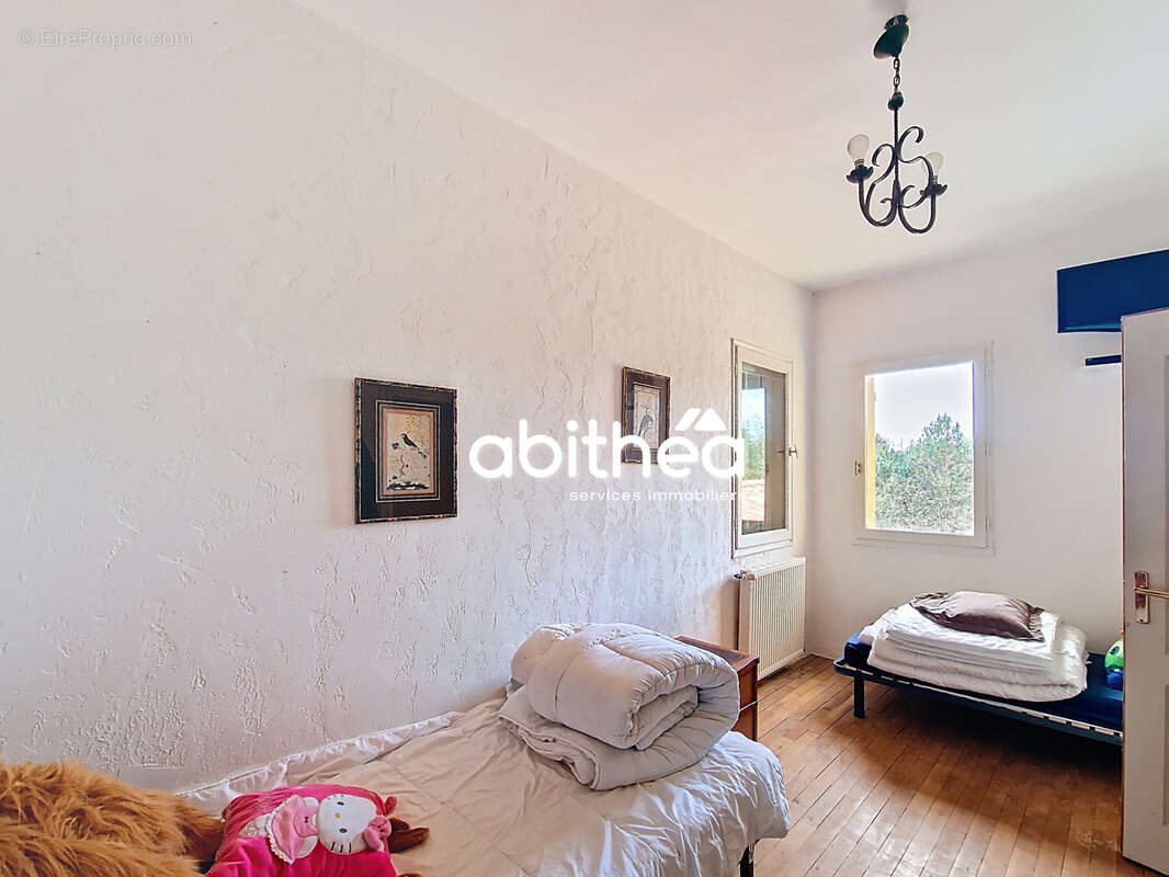 Maison à SAINT-BONNET-SUR-GIRONDE