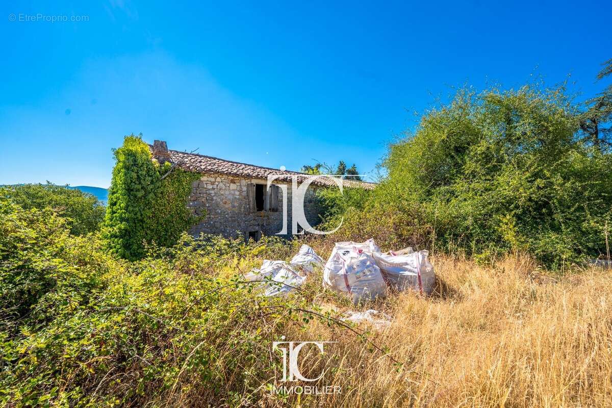 Grange a renover 1497m² de terrain - photo 13