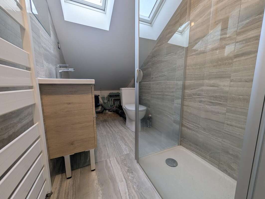 Appartement à LES CLAYES-SOUS-BOIS