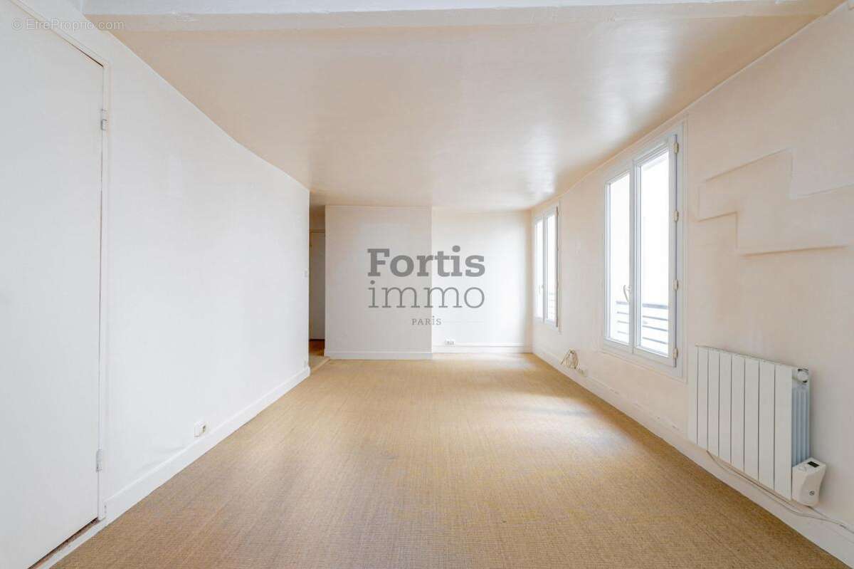 Appartement à PARIS-3E