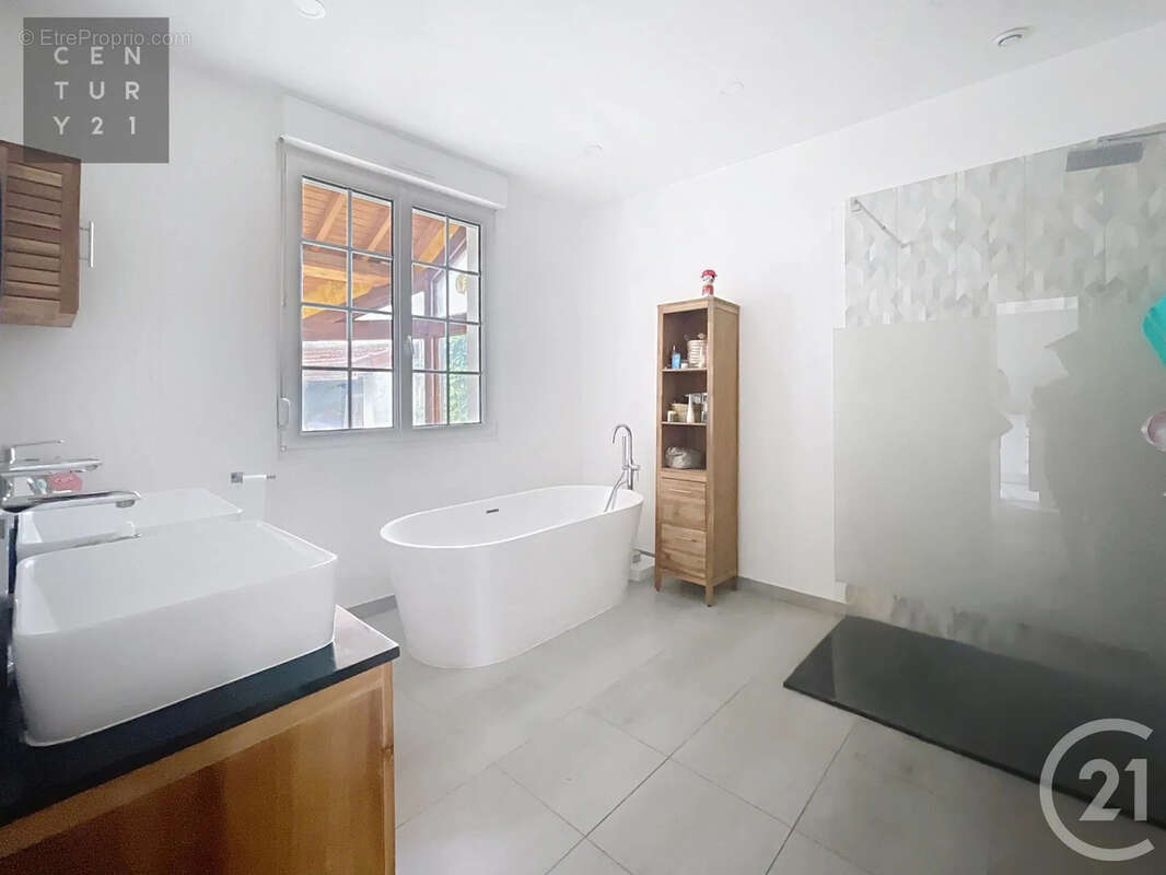 Maison à LES NOES-PRES-TROYES