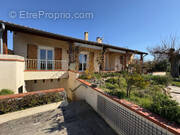 Maison à PINS-JUSTARET