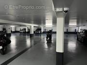 Parking à PARIS-16E