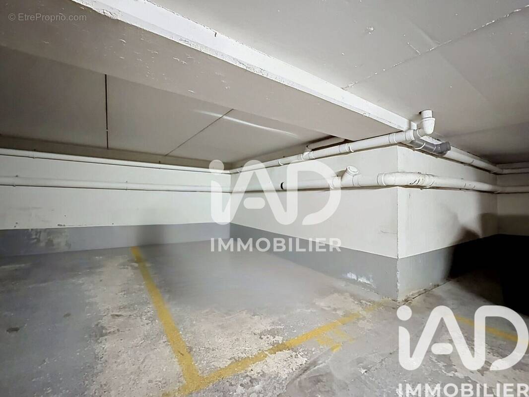 Photo 1 - Parking à MAISONS-ALFORT